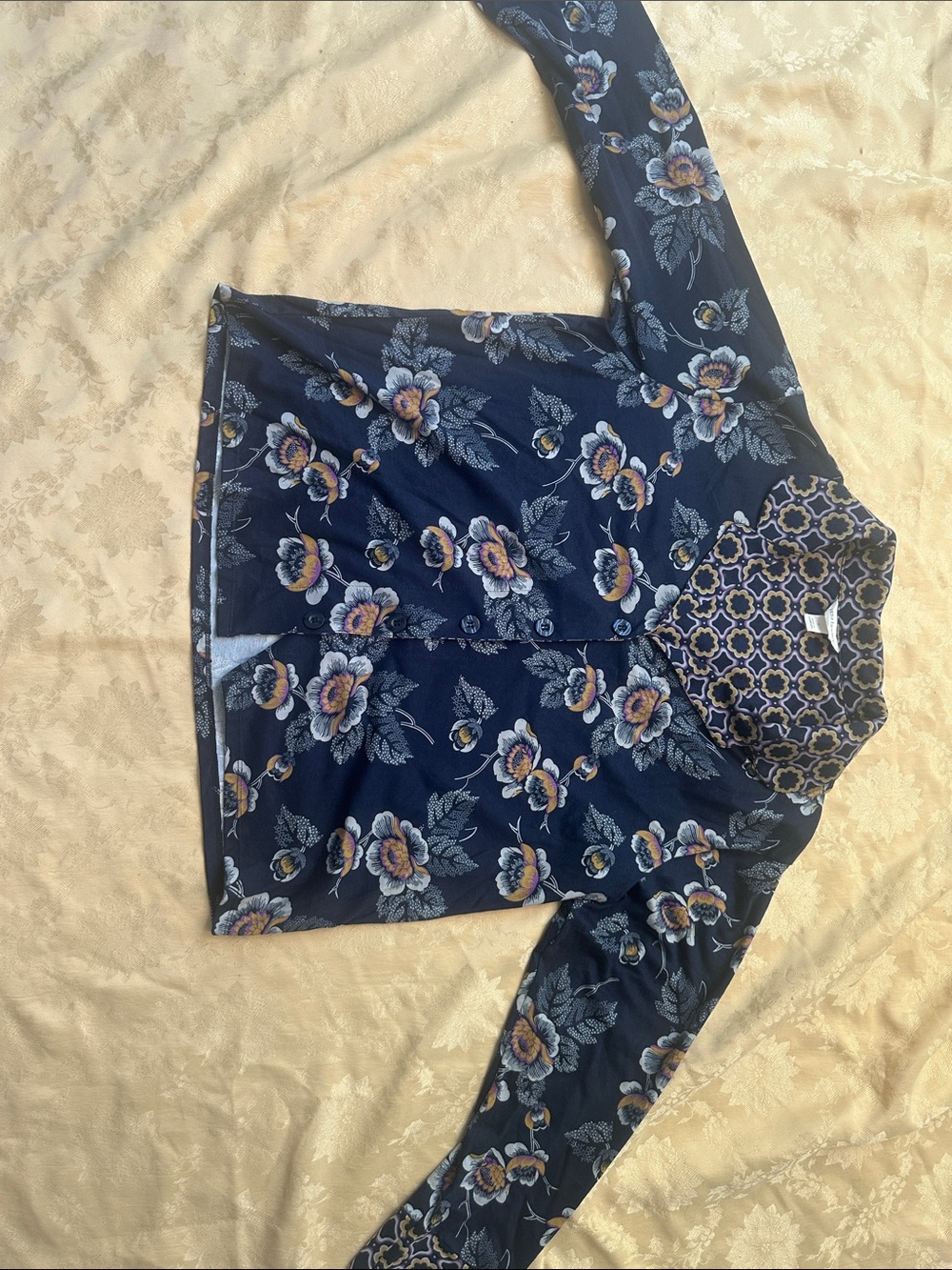 Vera Bradley Navy Floral Button-Front woman’s Top with Contrasting Collar